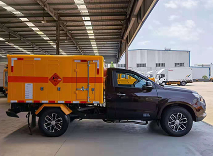 黄梅爆破器材运输车