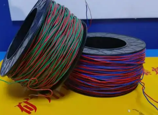 黄梅放炮线的主要材质有哪些？不同材质的适用场景有何区别？